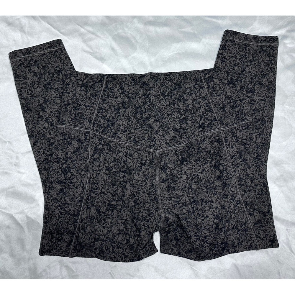 Athleta Salutation Stash Pocket Gravel Womens SP Black Beige Leggings Crop